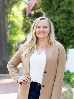 Bespoke Physical Therapy - Dr. Chelsea Tetreault Pregnancy & Postpartum Specialist (PCES) based in North Kingstown, RI